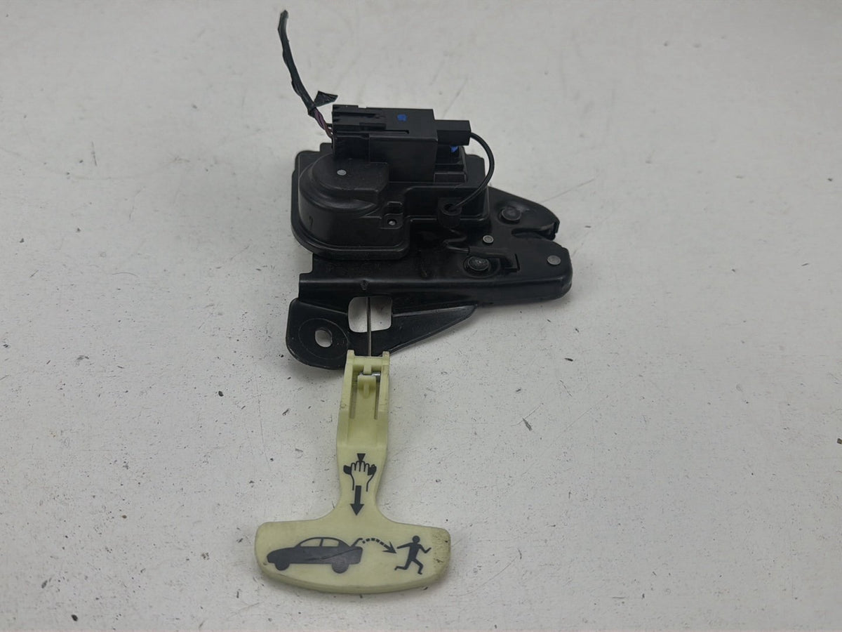 2014-2017 Maserati Ghibli Rear Trunk Lid Latch Lock Actuator w/ Pull Handle OEM