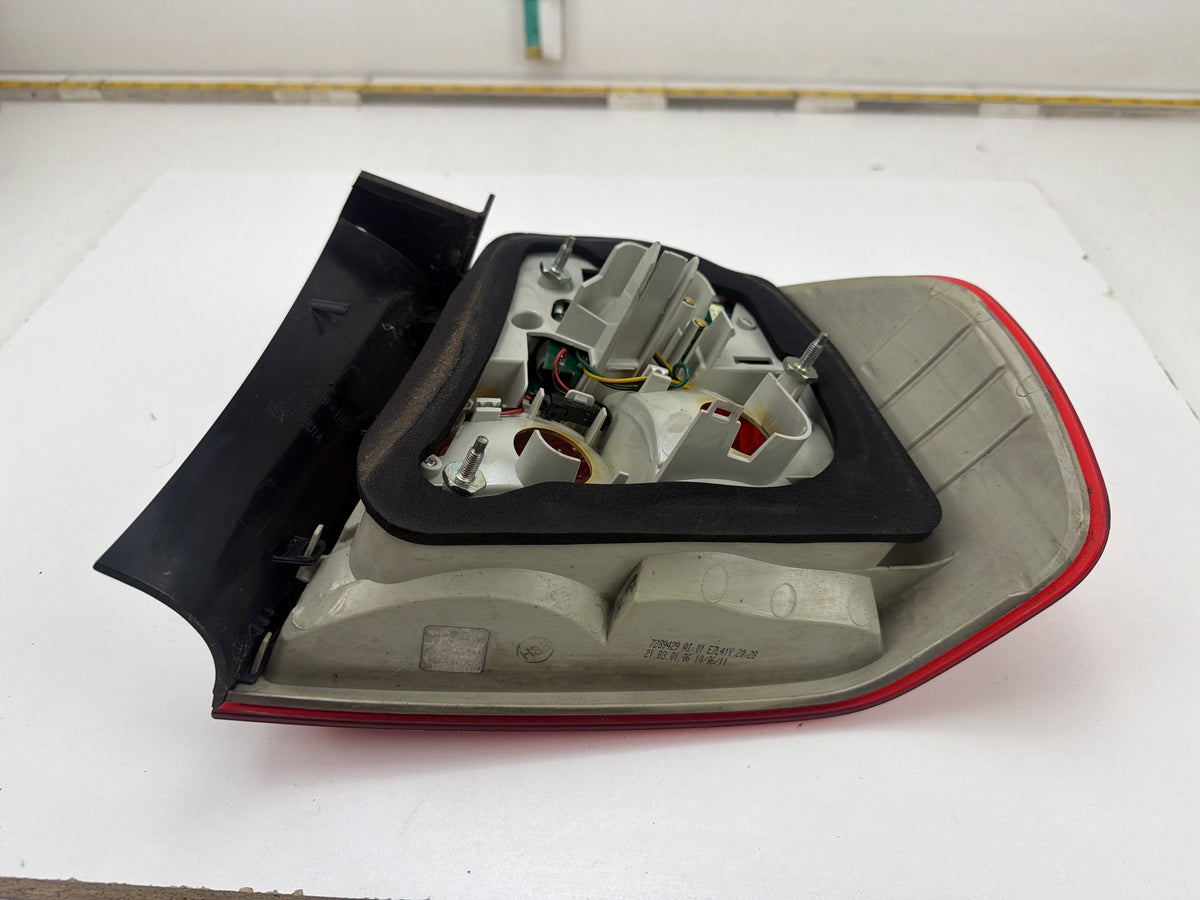 2009-2011 BMW 335i xDrive Sedan Left Driver Side Outer Tail Light 7289429 OEM