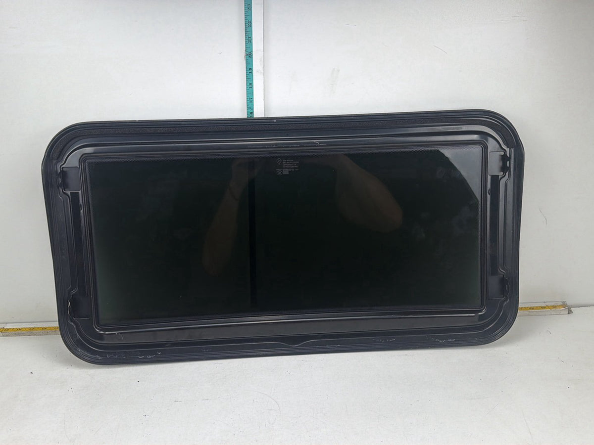 2008-2013 Infiniti G37 Sunroof Moon Roof Window Glass 43R-000359 OEM
