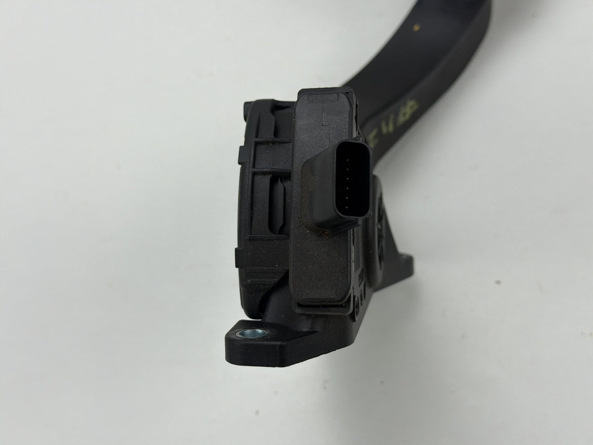 2014-2021 Maserati Quattroporte Electronic Accelerator Gas Pedal 6PV93396608 OEM