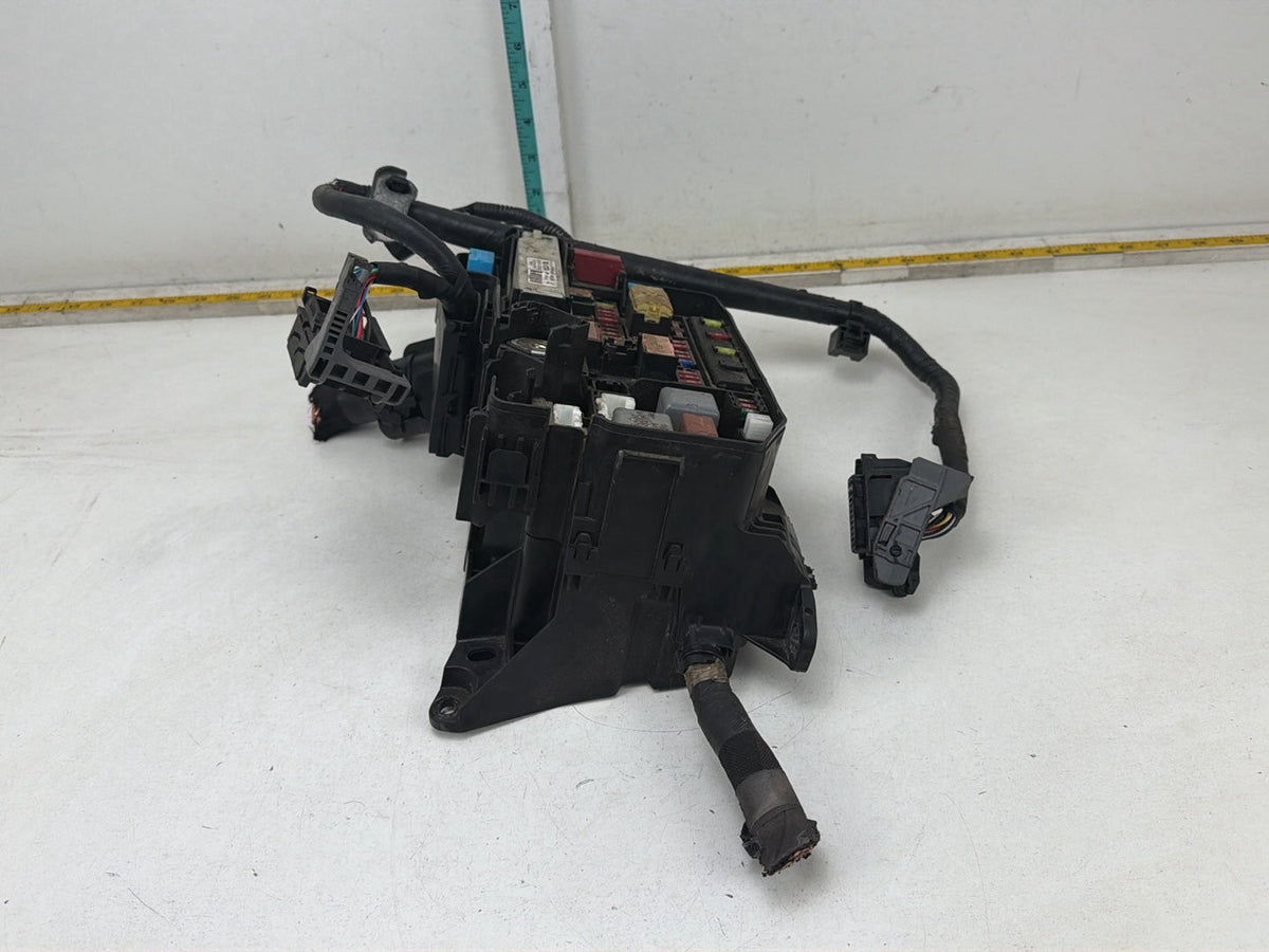 2010-2011 Toyota Prius 1.8L Engine Fuse Relay Box Block Assembly 82641-47040 OEM