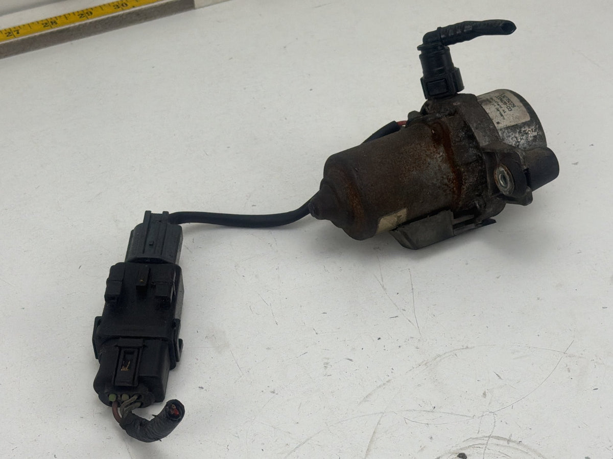 2010-2013 Buick LaCrosse Auxiliary Brake Booster Vacuum Pump 13275079 OEM