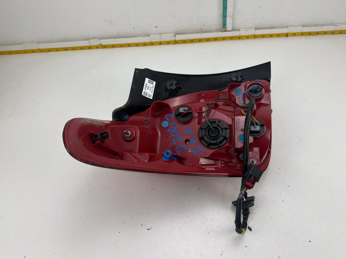 2017-2022 Chevrolet Trax Right Passenger Side Tail Light LED Opt Uge OEM