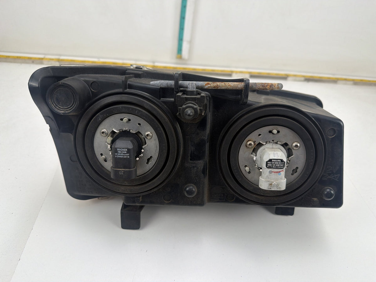 2003-2006 Chevrolet Silverado Front Left Driver Side Headlight Lamp Assembly OEM