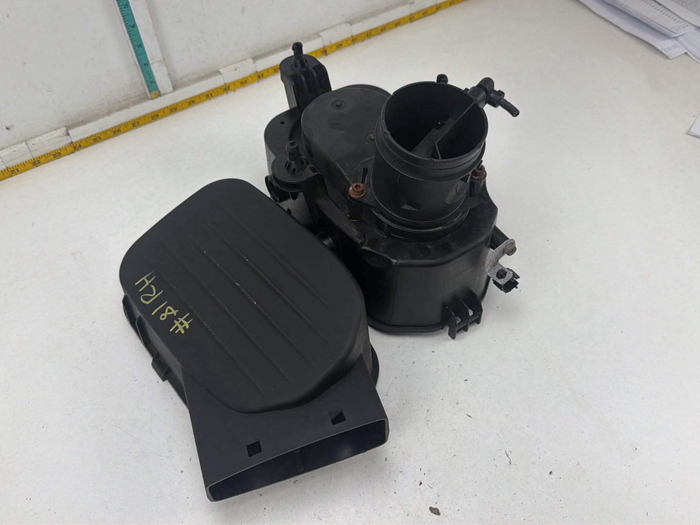 2014-2017 Maserati Ghibli Engine Intake Air Cleaner Filter Box Housing OEM