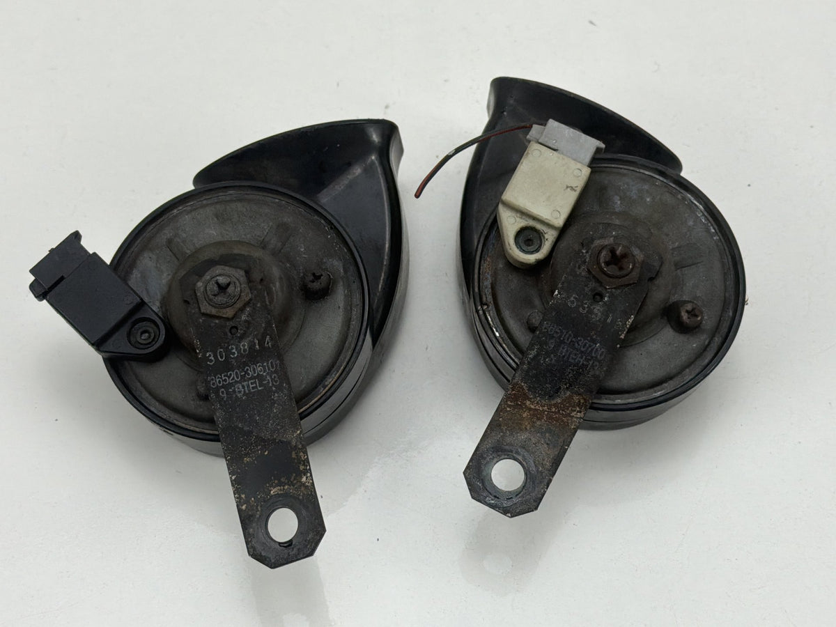 2006-2013 Lexus IS250 Front Upper Bumper High/Low Tone Horn Set 86520-30610 OEM