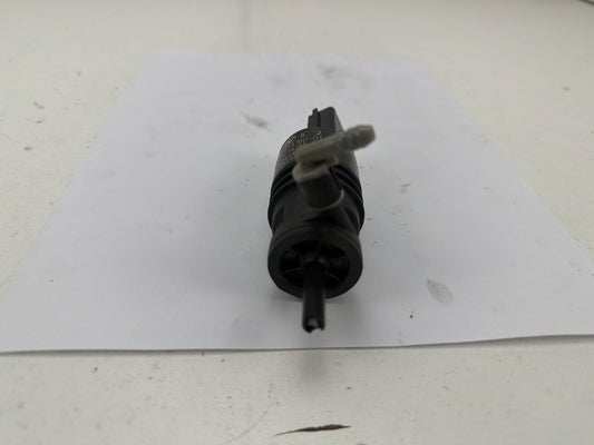 2011-2016 BMW 550i 4.4L Windshield Washer Bottle Motor Pump 6934160 OEM