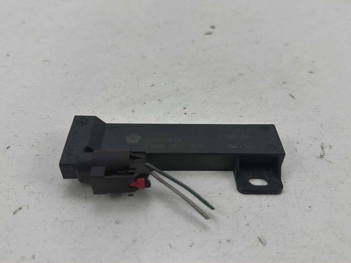 2014-2017 Maserati Ghibli Rear Passive Keyless Entry Antenna Module OEM