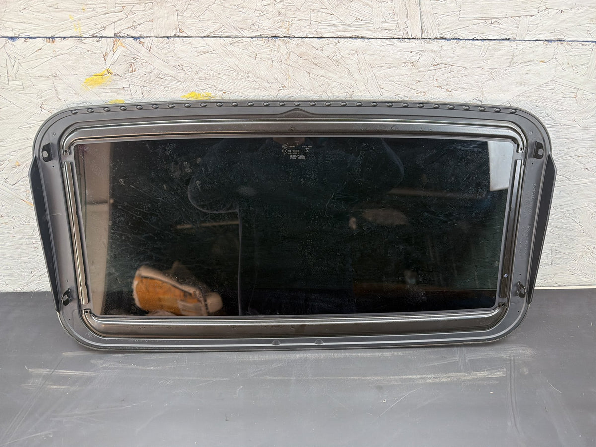 2011-2018 Volvo S60 Upper Sunroof Sun Roof Moon Roof Window Glass 31352066 OEM