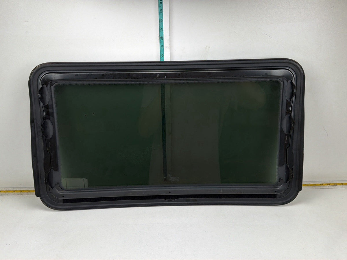 2014-2016 BMW 228i F22 Roof Sunroof Glass 43R-001604 OEM