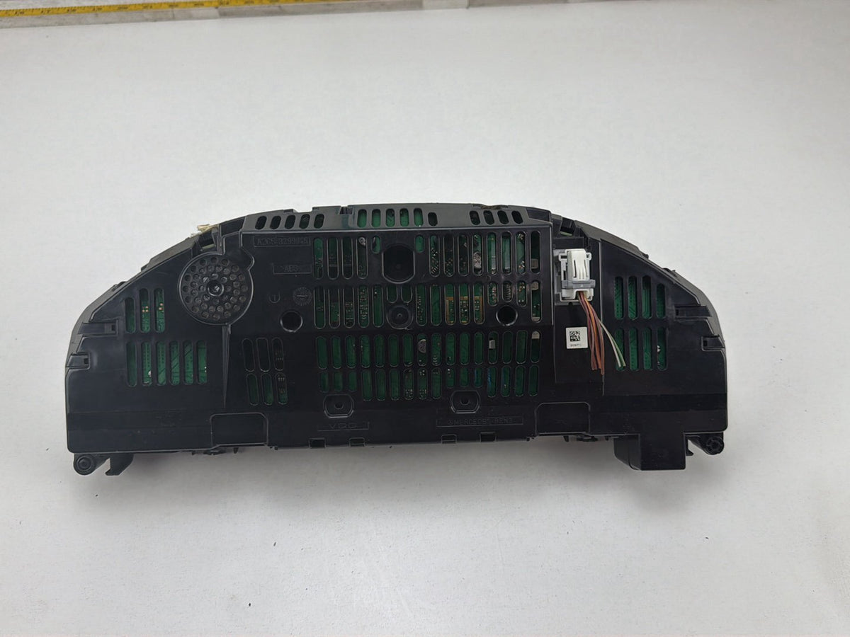 2010-2013 Mercedes-Benz E-Class-Instrument Cluster Speedometer A2125409247 OEM