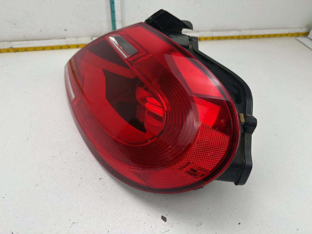 2012-2016 Volkswagen Beetle Rear Right Passenger Side Tail Light 5C5945096E OEM