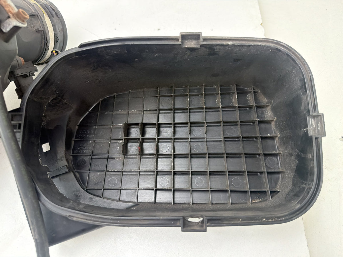 2014-2019 Maserati Ghibli M157 Right Air Intake Cleaner Filter Housing Box OEM