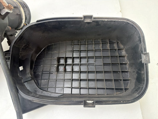 2014-2019 Maserati Ghibli M157 Right Air Intake Cleaner Filter Housing Box OEM