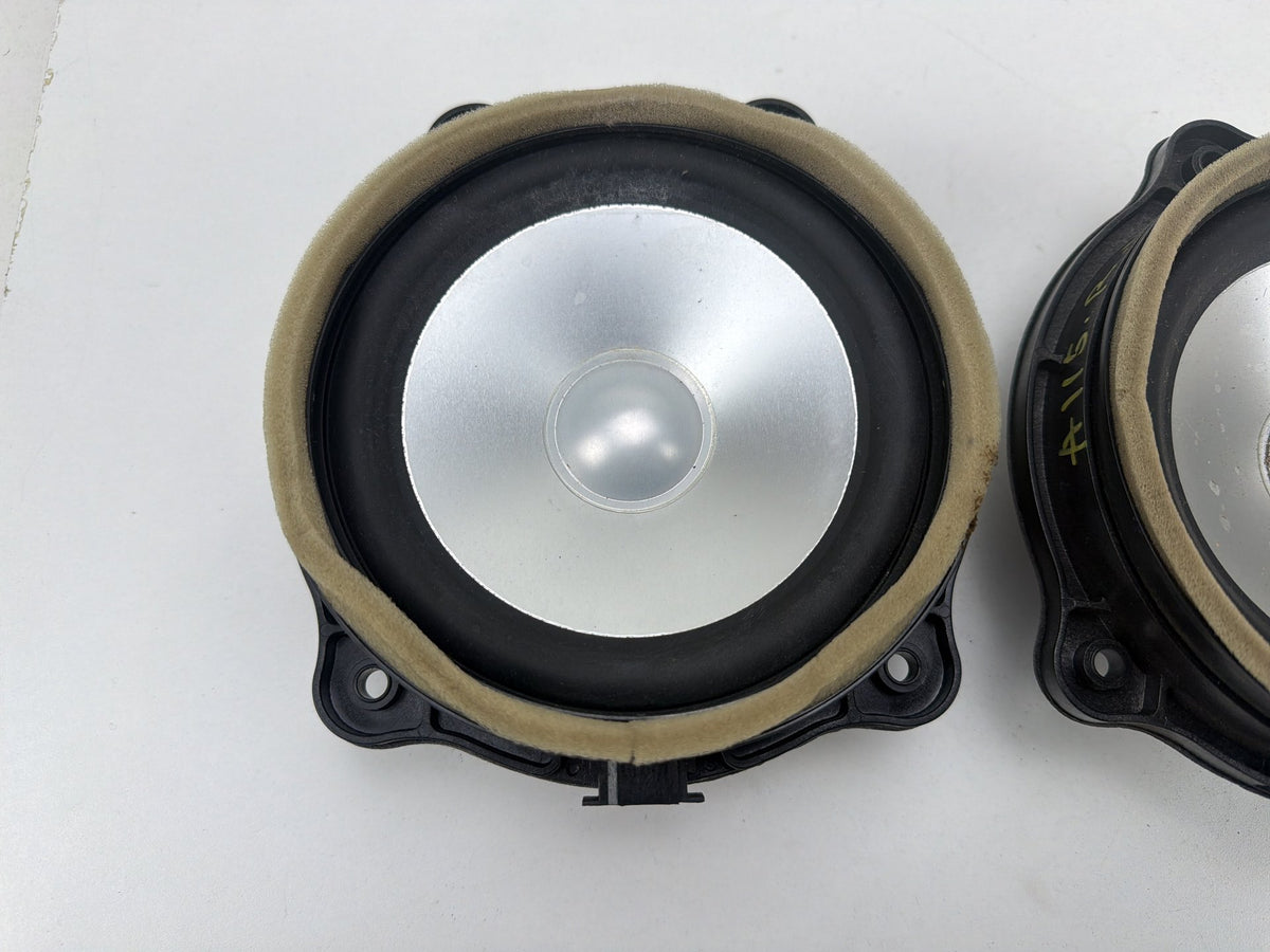2010-2012 Land Rover Range Rover Rear Left Right Door Speakers XQM500410 OEM