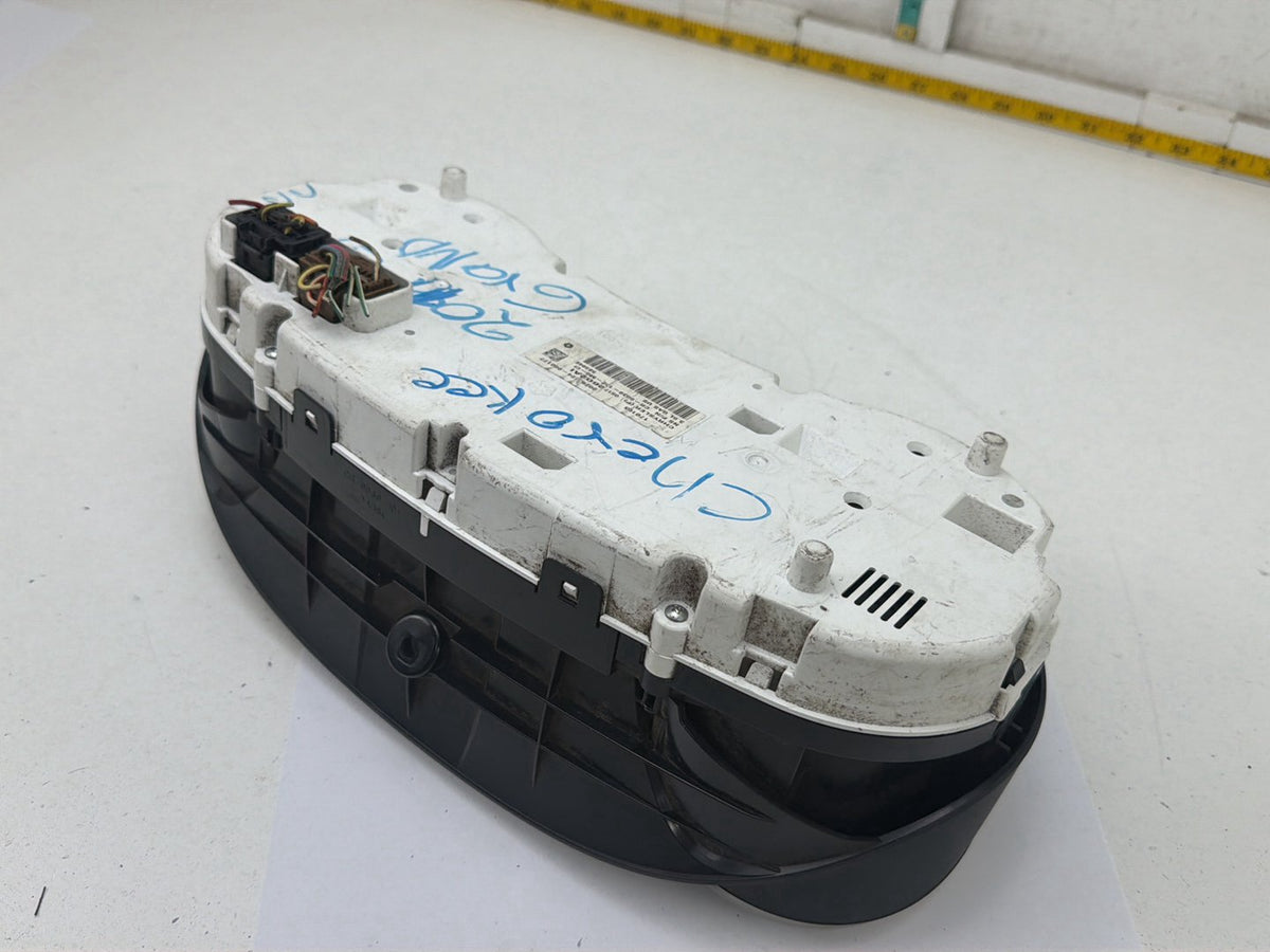 2011 Jeep Grand Cherokee Speedometer Instrument Cluster 05172602AI OEM