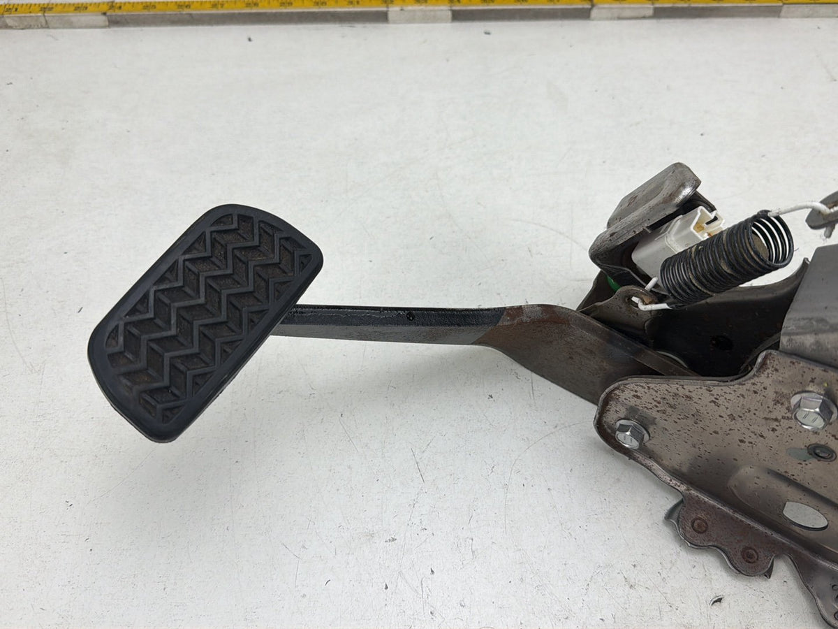 2017-2018 Toyota Sienna L30 - Brake Foot Pedal Assembly