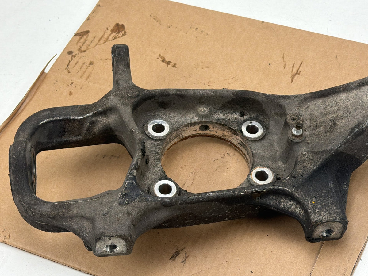 2014-2017 Maserati Ghibli Left Side Wheel Spindle Steering Knuckle OEM