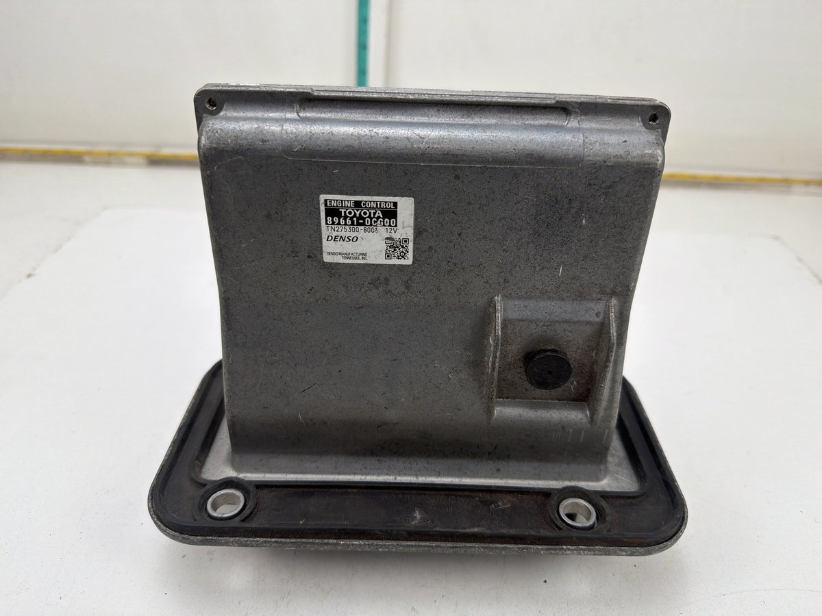 2009-2010 Toyota Tundra Engine Computer Control Module 89661-0CG00 OEM