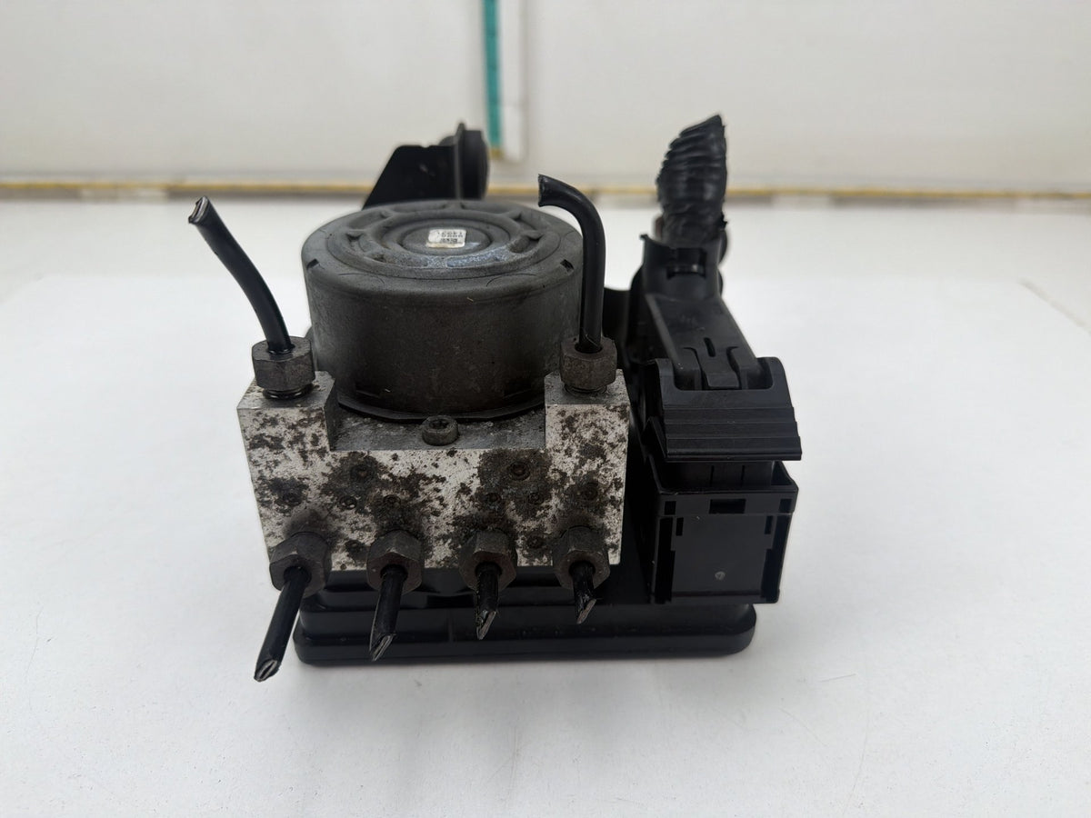 2013-2015 Ford C-Max - ABS Anti-Lock Brake Pump FV68-2C555-BA OEM