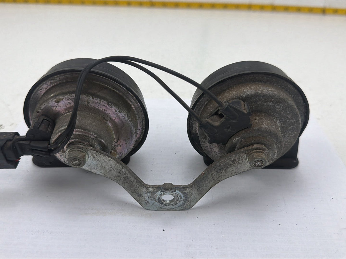 2013-2018 Ram 1500 High & Low Note Tone Horn Signal Set of 2 A046495 OEM