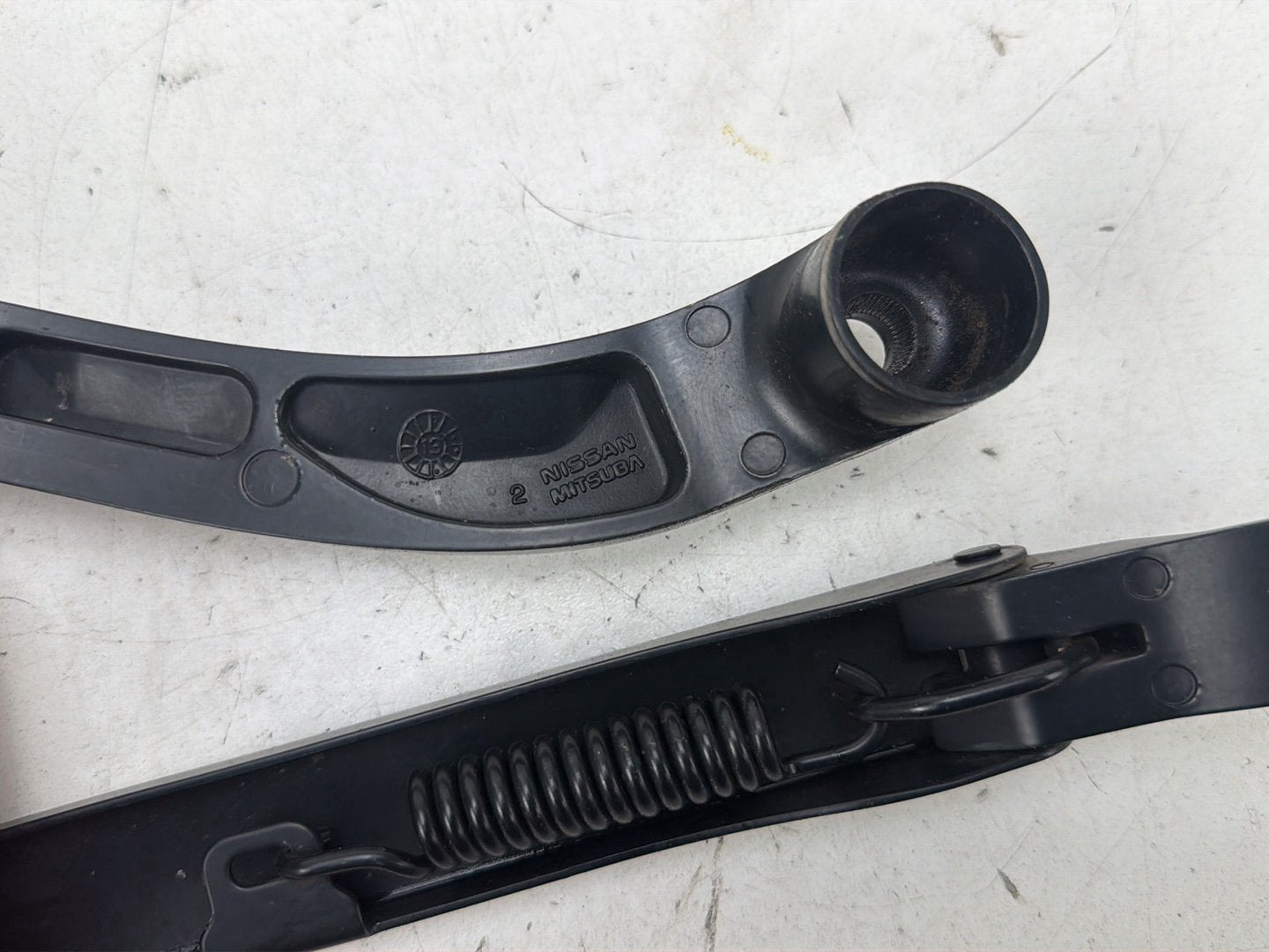 2014-2023 Infiniti Q50 Front Windshield Wiper Arms Pair OEM