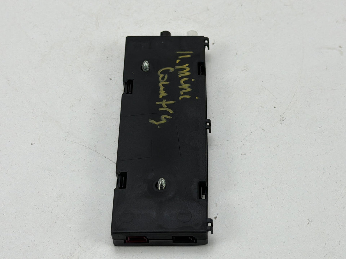 2011-2016 Mini Cooper Countryman Diversity Antenna Amplifier Module 9803853 OEM