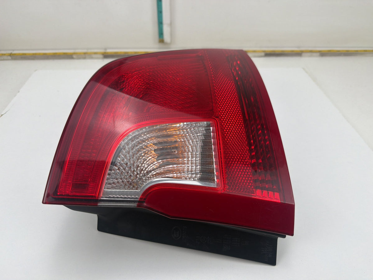 2011-2018 Volvo S60 Rear Right Passenger Side Outer Tail Light 31395931 OEM