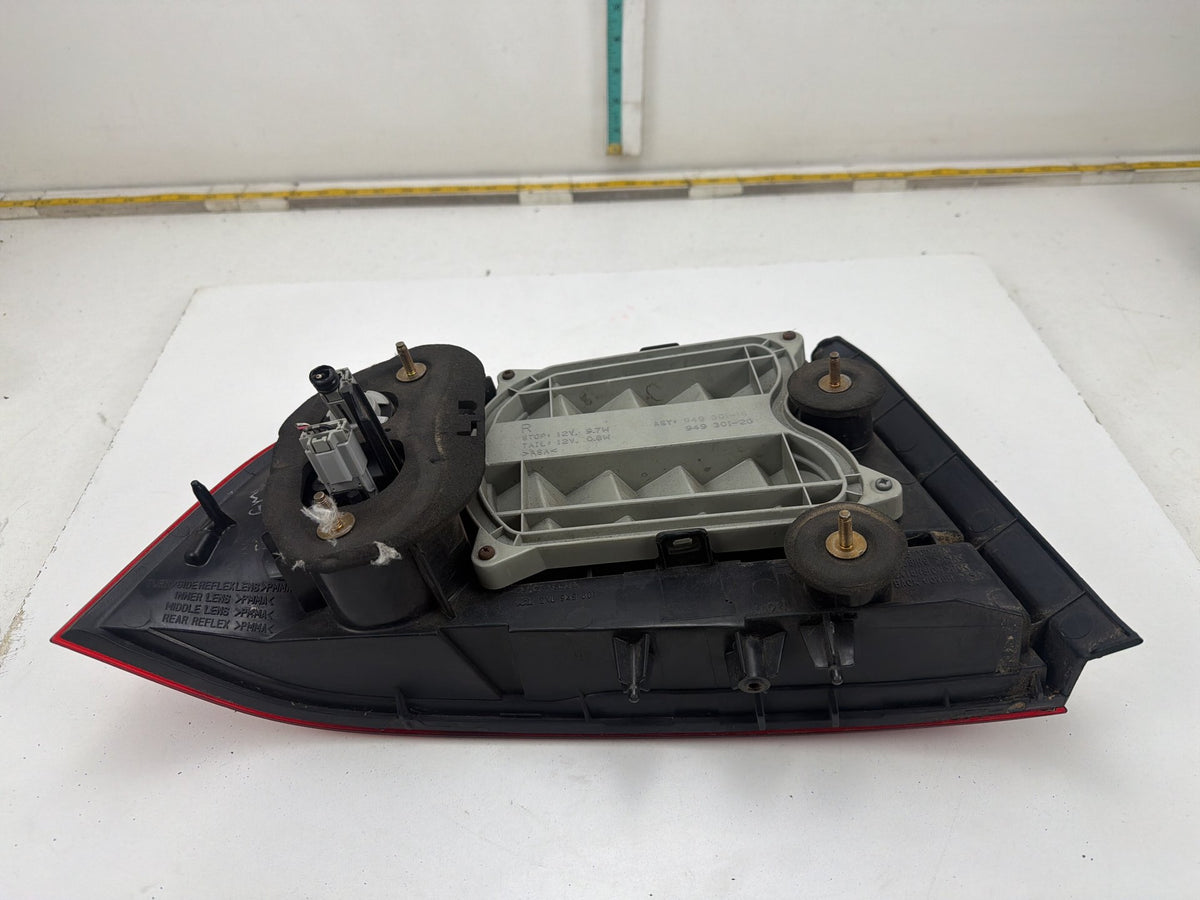 2004-2006 Acura TL Rear Right Passenger Side Tail Light 2XL949301 OEM