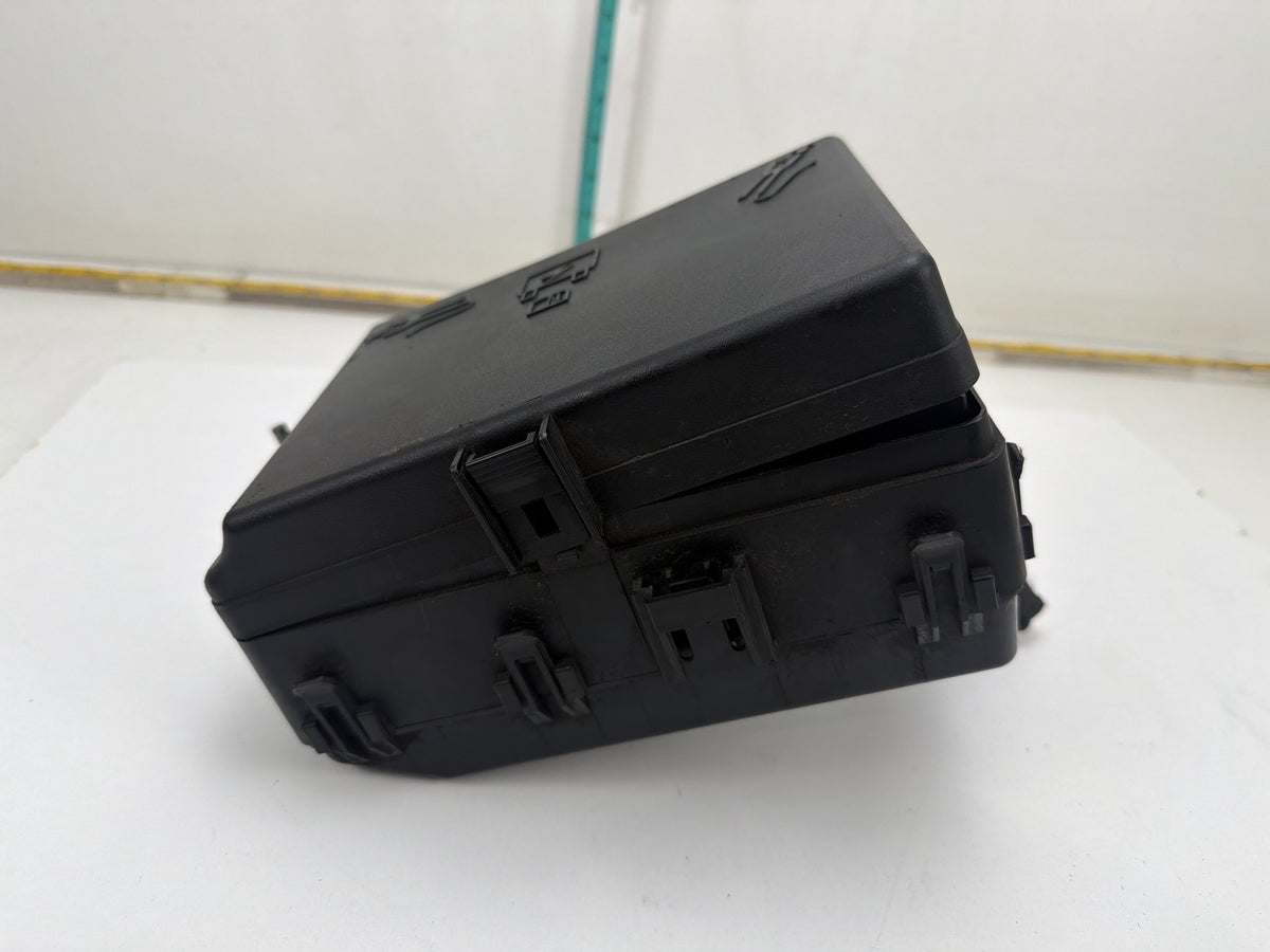 2014-2021 Maserati Quattroporte Rear Trunk Battery Pre-Fuse Box Block OEM