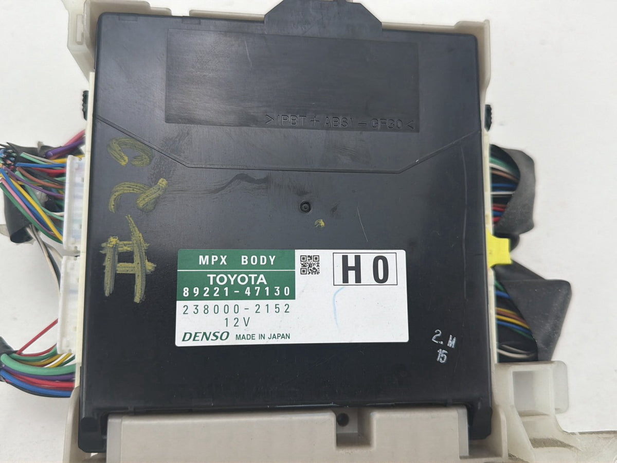 2010-2011 Toyota Prius Multiplex Network Body Control Module 89221-47130 OEM