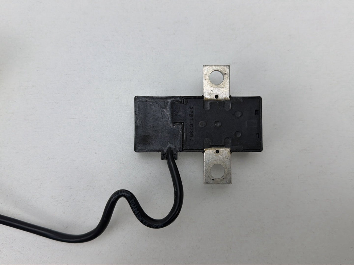 2003-2006 Porsche Cayenne Battery Protection Switch Relay Fuse Box 7L0915457 OEM