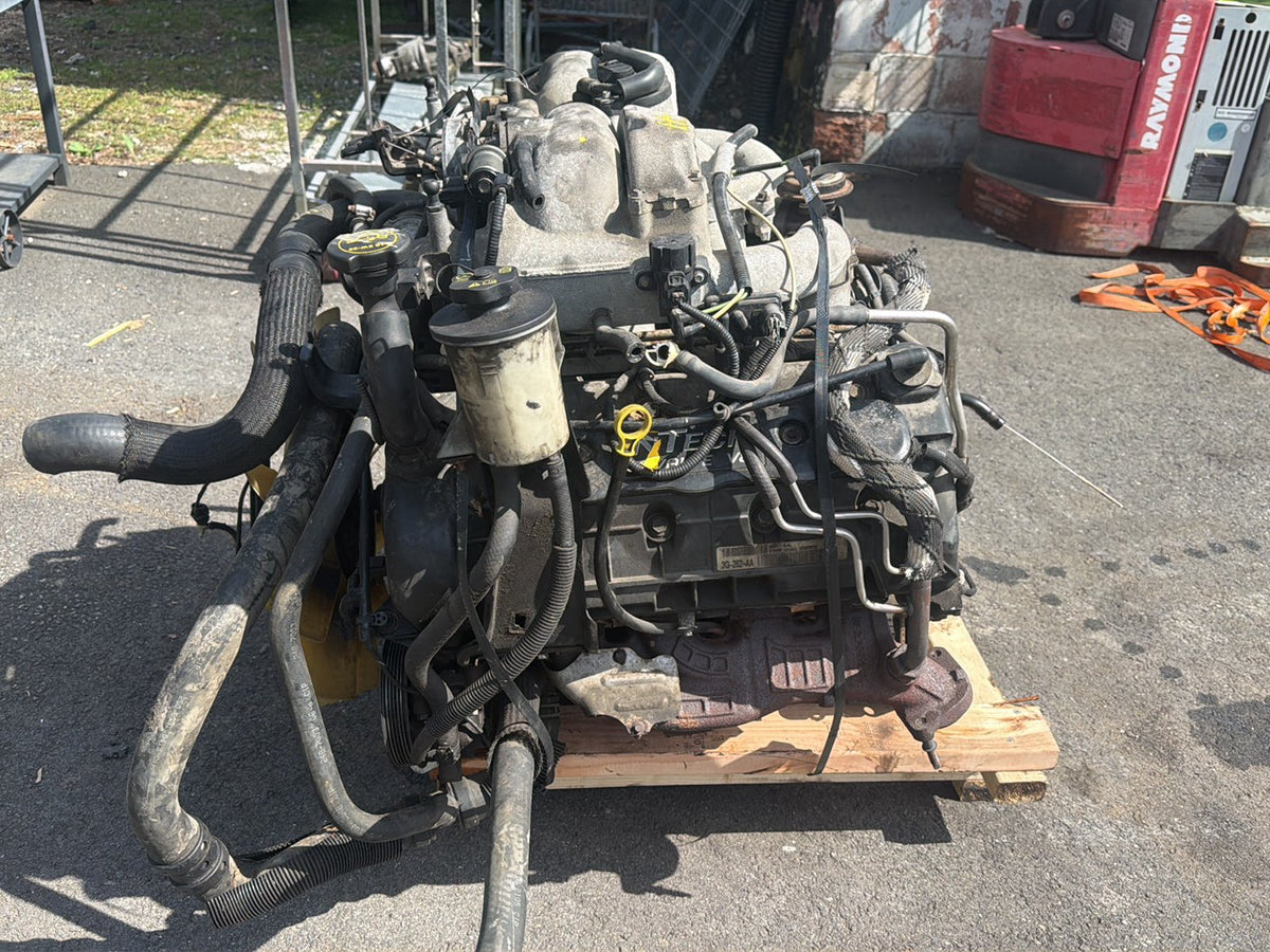 2003-2004 Lincoln Navigator Complete Engine Assembly 5.4L DOHC V8 32V Motor OEM
