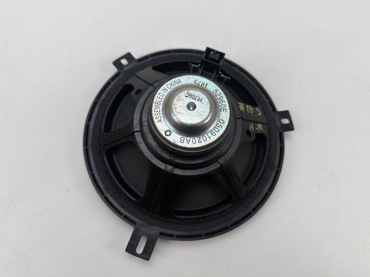 2014-2021 Jeep Grand Cherokee Rear Right Passenger Side Door Audio Speaker OEM