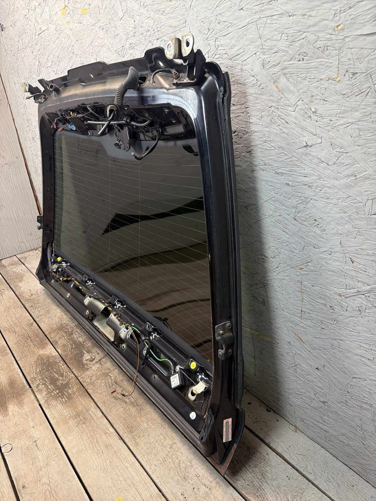 2010-2012 Land Rover Range Rover Rear Upper Tailgate Hatch Glass Assembly OEM