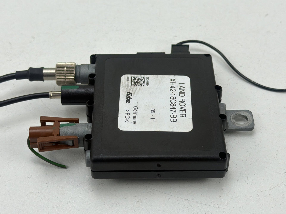 2010-2012 Land Rover Range Rover L322 Radio Antenna Amplifier Control Module OEM