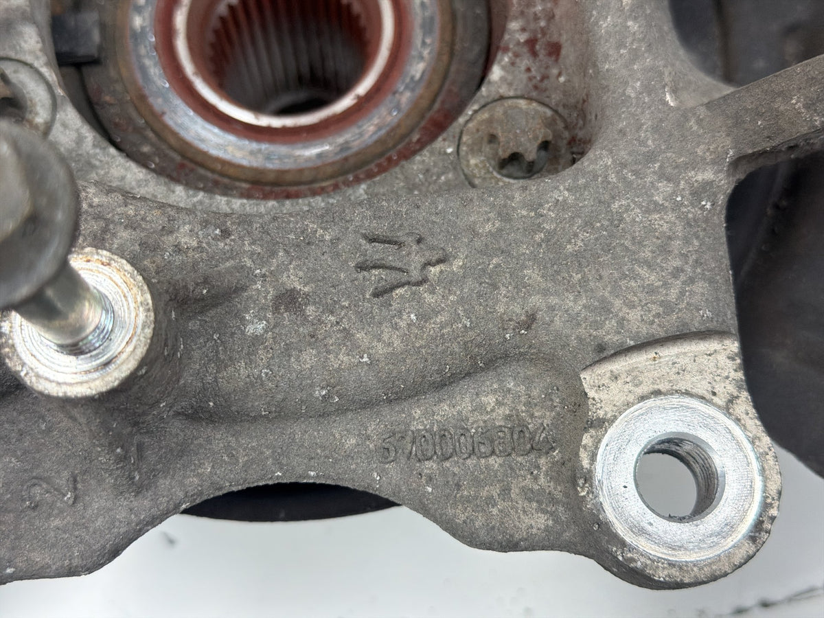2014-2017 Maserati Quattroporte VI M156 Front Left Side Steering Knuckle Hub OEM