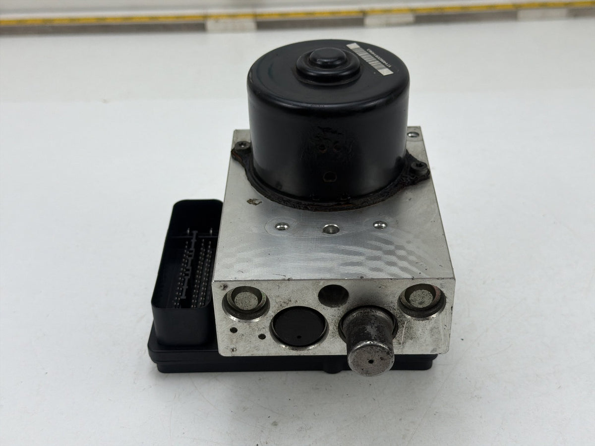 2006-2008 Nissan Armada ABS Pump Control Module Assembly 47660-ZC30C OEM