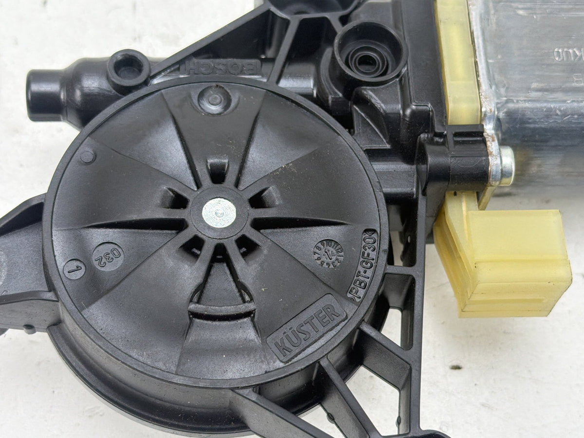 2015-2020 Audi A3 Convertible Door Power Window Motor S850202100 OEM
