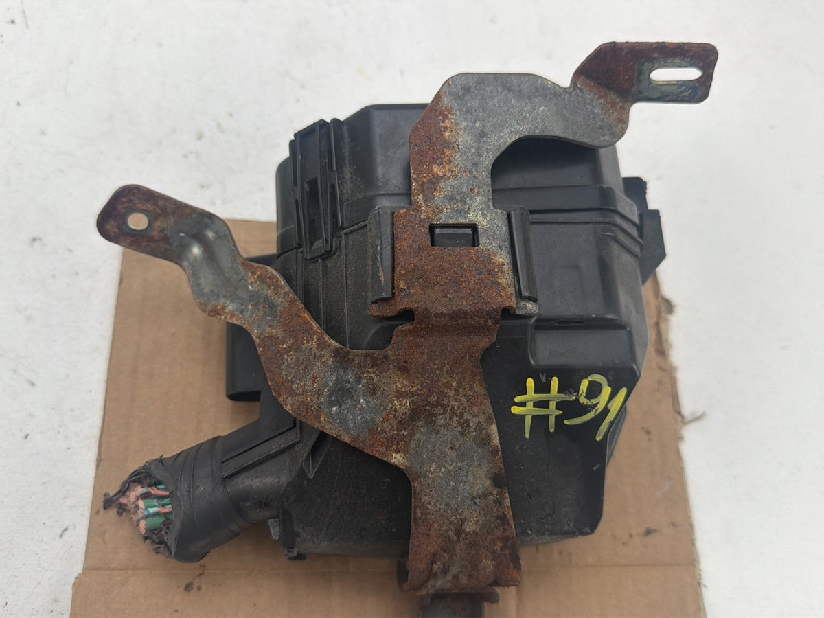 2014-2019 Infiniti Q50 V37 - Engine Compartment Fuse Relay Box 25230 7995A OEM