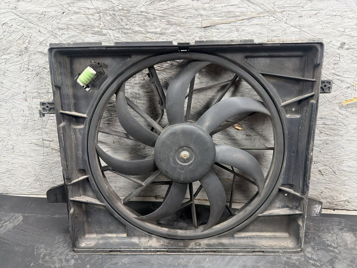 2011-2022 Jeep Grand Cherokee Engine Radiator Cooling Fan Shroud Assembly OEM