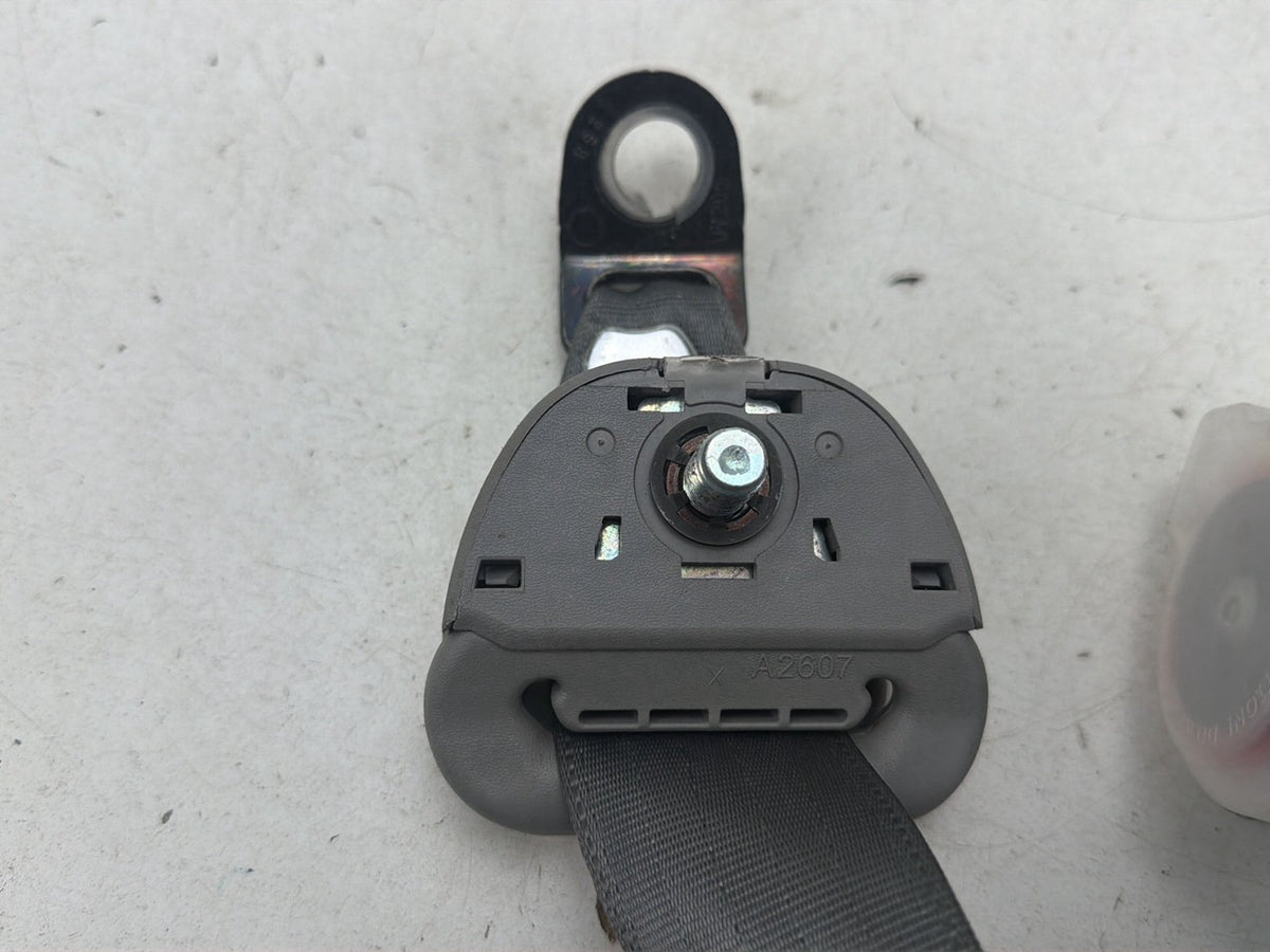 2015-2020 Toyota Sienna Rear 3rd Row Right Side Outer Seat Belt Retractor OEM