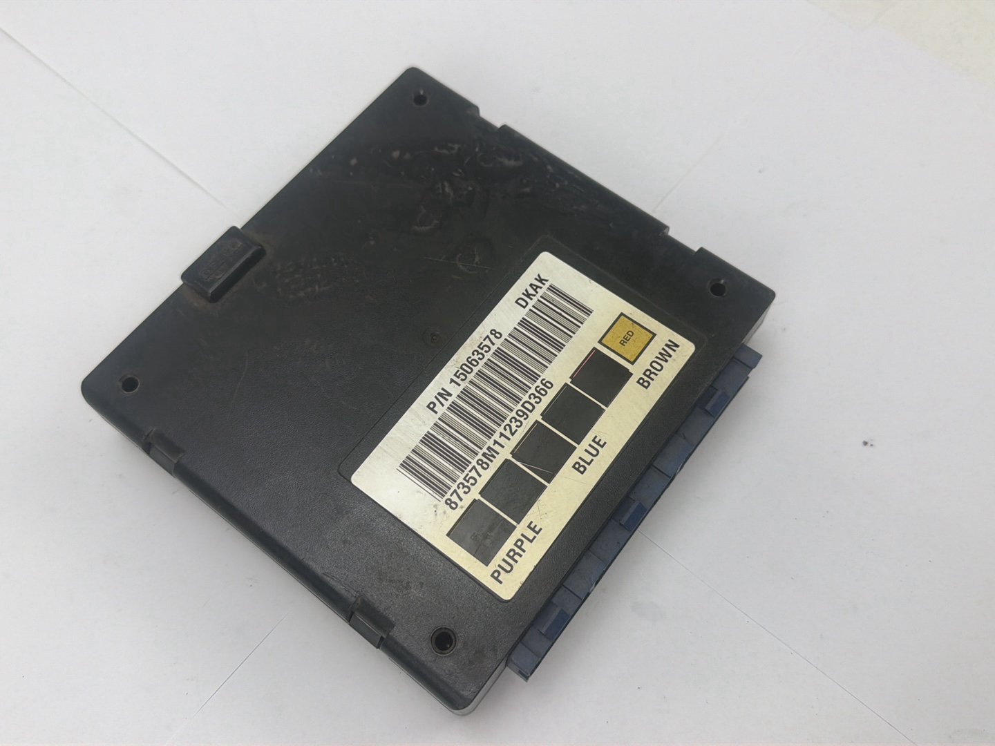 2000-2002 Chevrolet Silverado Body Control Module BCM 15063578 OEM