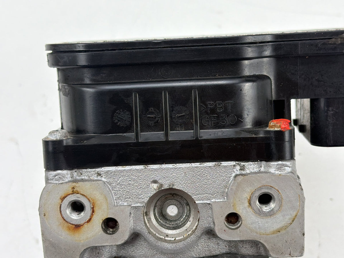 2009-2011 Honda Fit ABS Anti-Lock Brake Pump Module TF0Y0 OEM