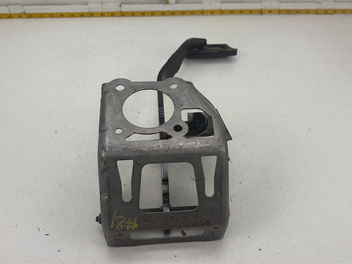 2014-2017 Maserati Ghibli III M157 Pedal Brake Stop Foot With Pad Bracket OEM