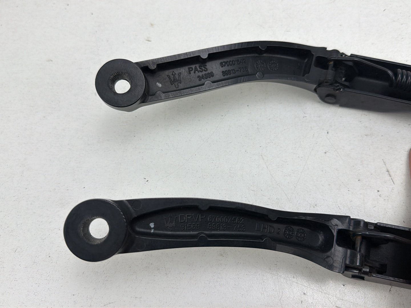 2014-2017 Maserati Ghibli Front Left & Right Side Windshield Wiper Arm Pair OEM