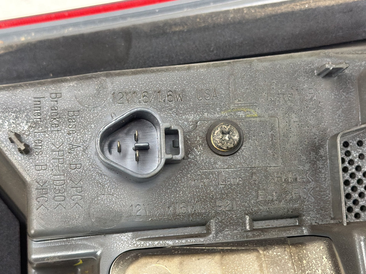 2017-2019 Toyota Highlander Left Driver Side Inner Tail Light OEM