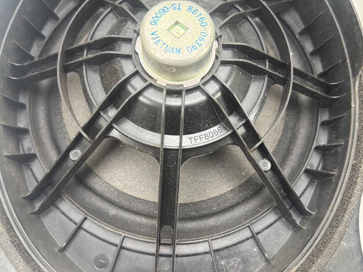 2015-2017 Toyota Camry XV50 - Front Left & Right Door Speaker 86160-06390 OEM