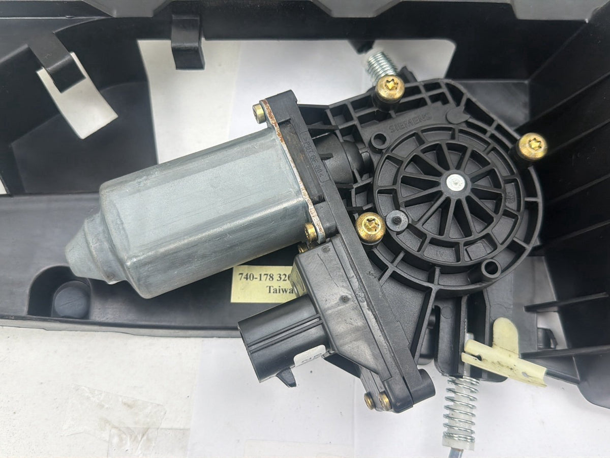 2003-2006 Lincoln Navigator Front Left Side Power Window Regulator w/ Motor OEM