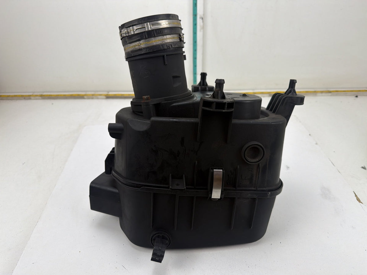 2014-2019 Maserati Ghibli M157 Left Air Intake Cleaner Filter Housing Box OEM